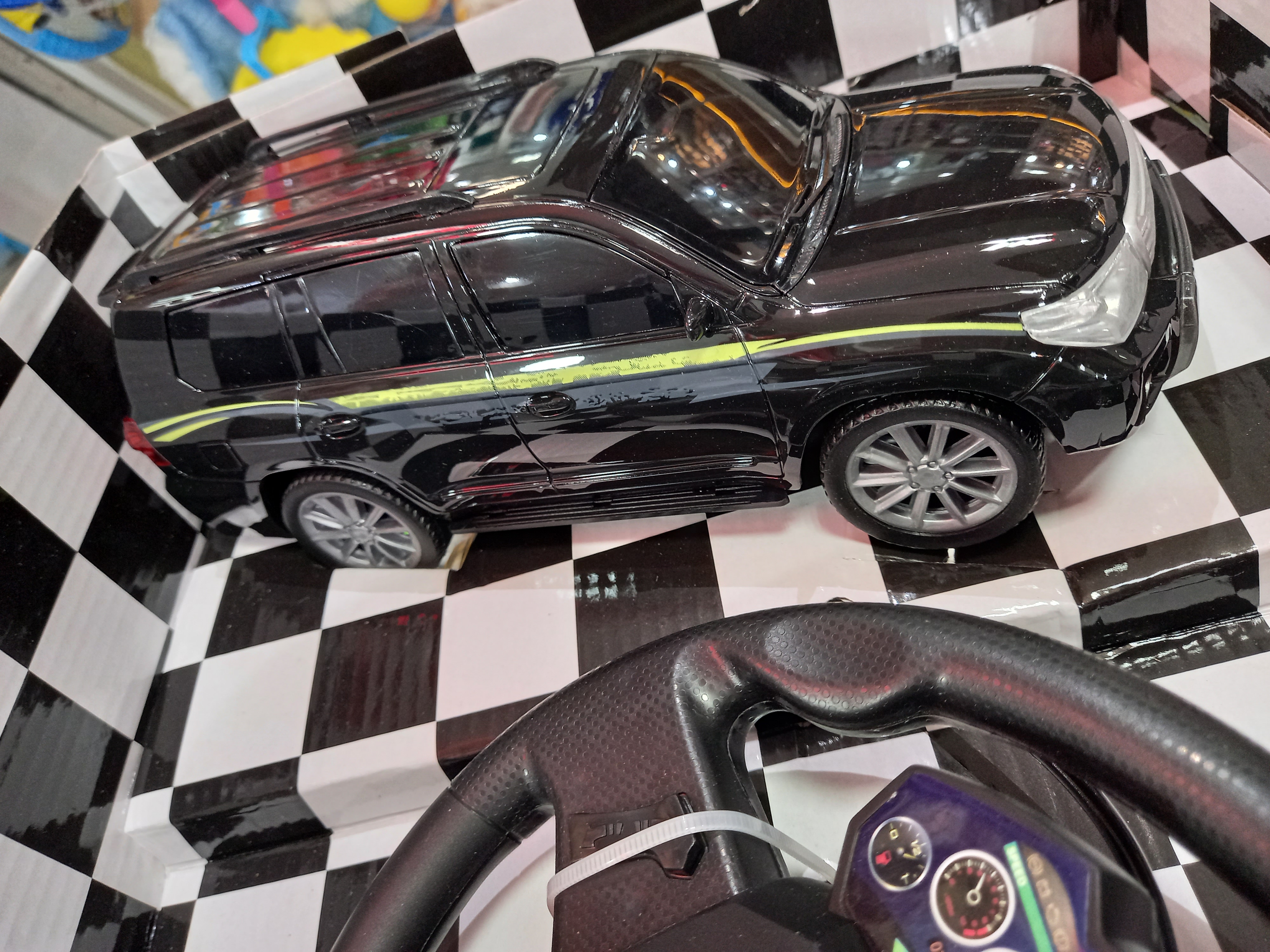 ماشین کنترلی تویوتا لندکروز شارژی