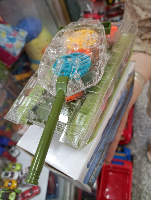 اسباب بازی تانک مدل چرخ دنده ای موزیکال و چراغدار