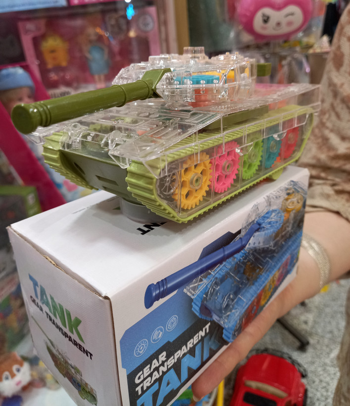 اسباب بازی تانک مدل چرخ دنده ای موزیکال و چراغدار