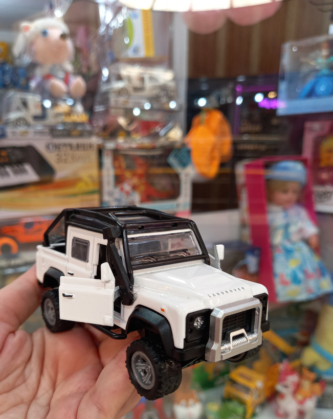 ماکت ماشین فلزی لندرور Land rover موزیکال و چراغدار وارداتی