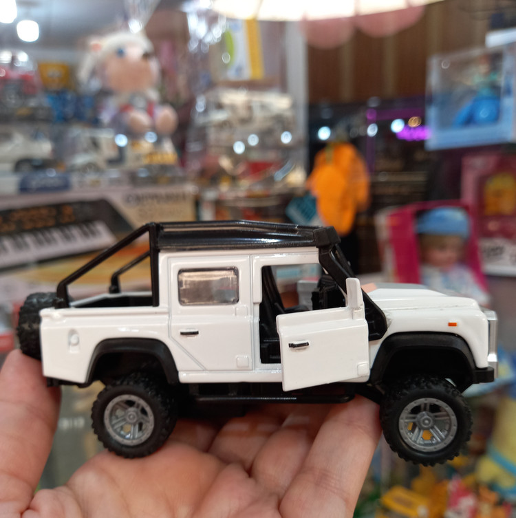 ماکت ماشین فلزی لندرور Land rover موزیکال و چراغدار وارداتی